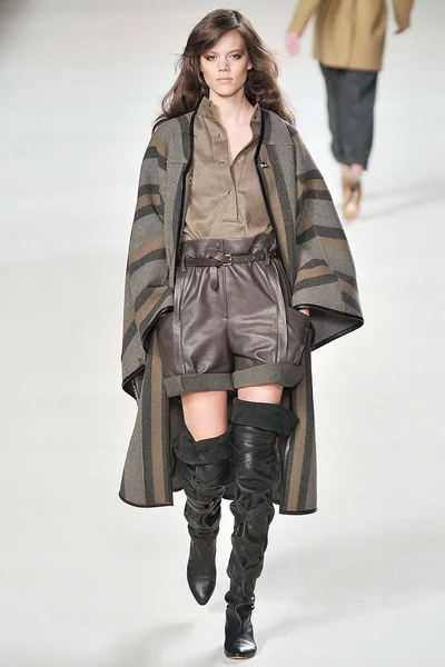 Look 4